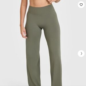 Oner Active WORN ONCE Soft Motion Straight Leg Bottoms In Alpine Green, Medium